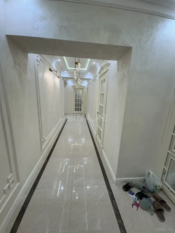 Satılır 3 otaqlı mənzil 154 m²