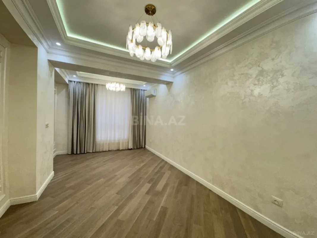 Satılır 3 otaqlı mənzil 154 m²