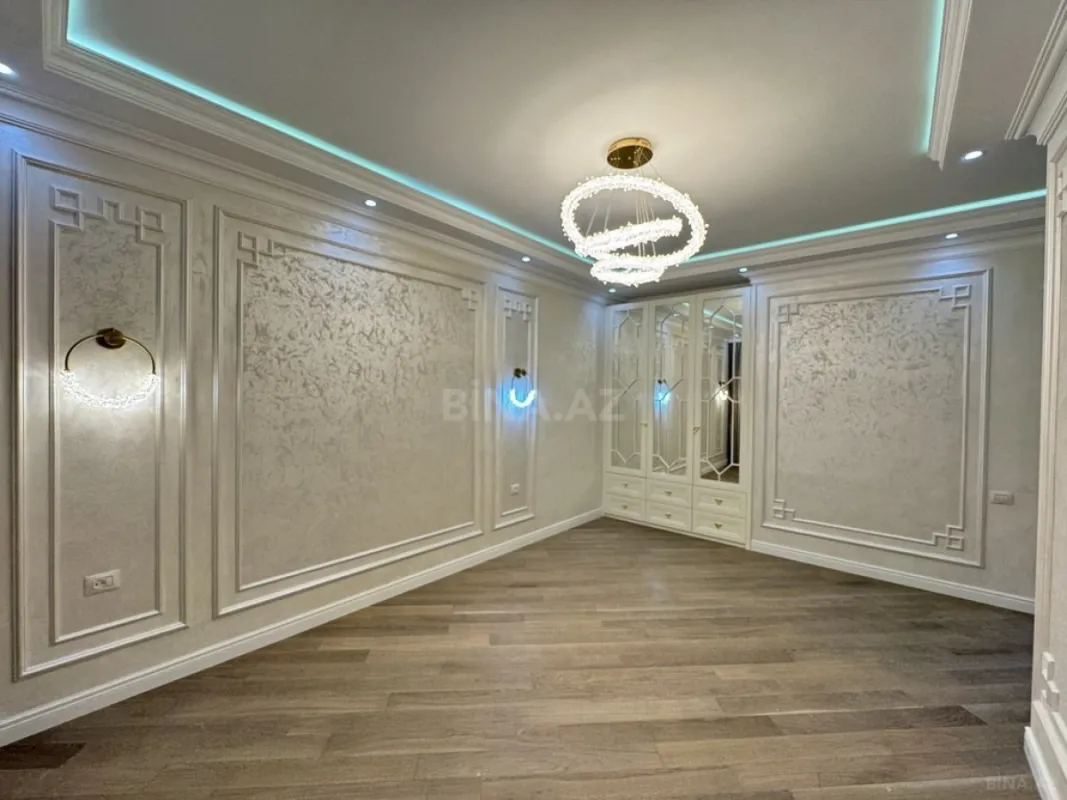 Satılır 3 otaqlı mənzil 154 m²