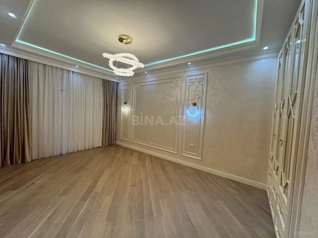 Satılır 3 otaqlı mənzil 154 m²