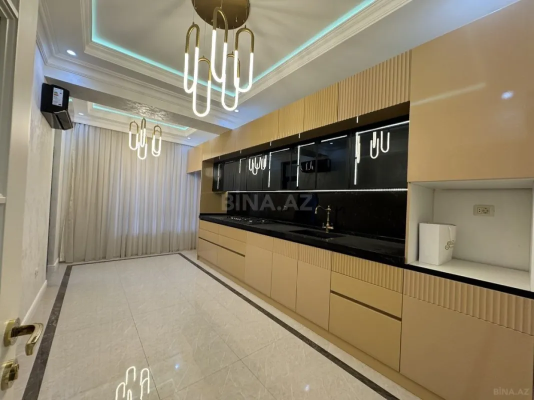 Satılır 3 otaqlı mənzil 154 m²