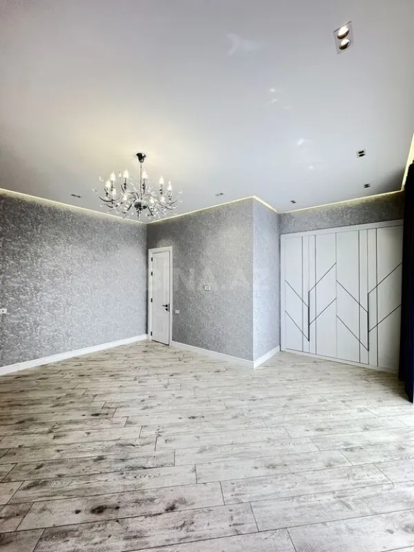 Satılır 5 otaqlı həyət evi 200 m²