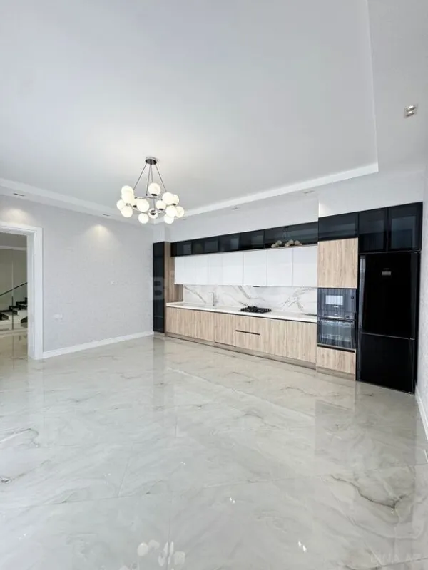 Satılır 5 otaqlı həyət evi 200 m²