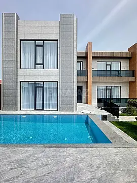 Satılır 5 otaqlı həyət evi 200 m²