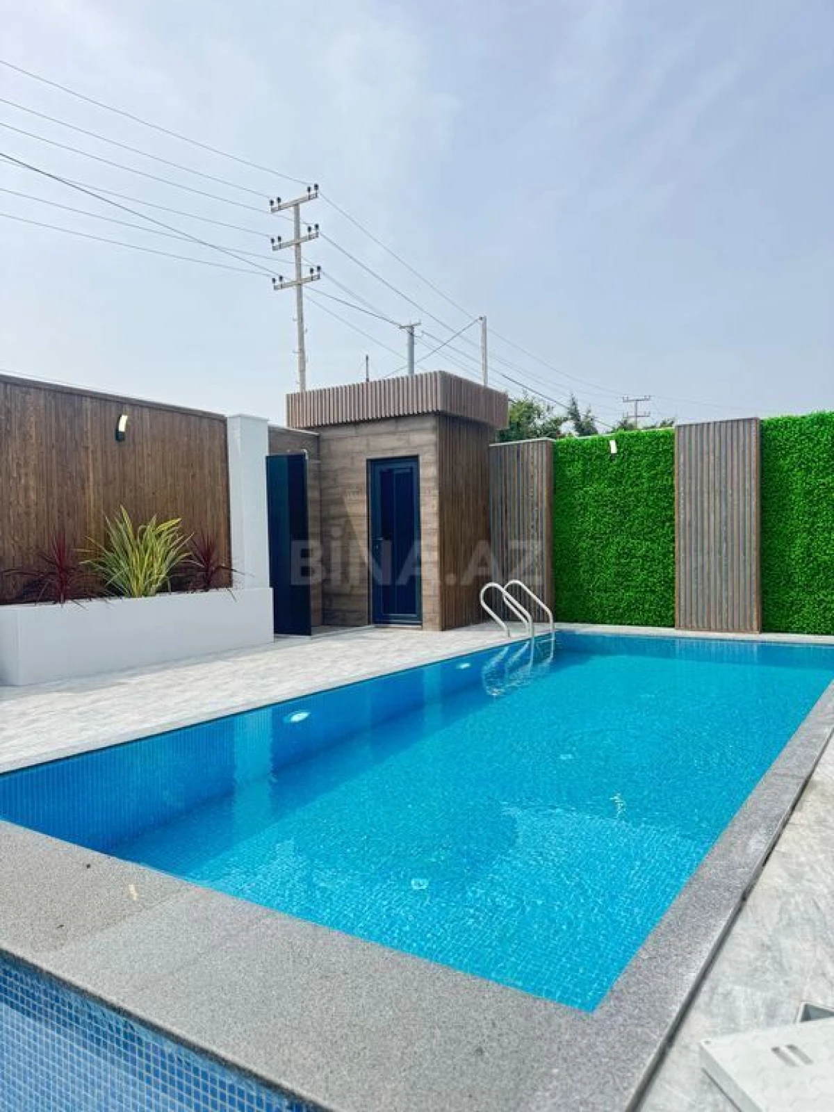 Satılır 5 otaqlı həyət evi 200 m²