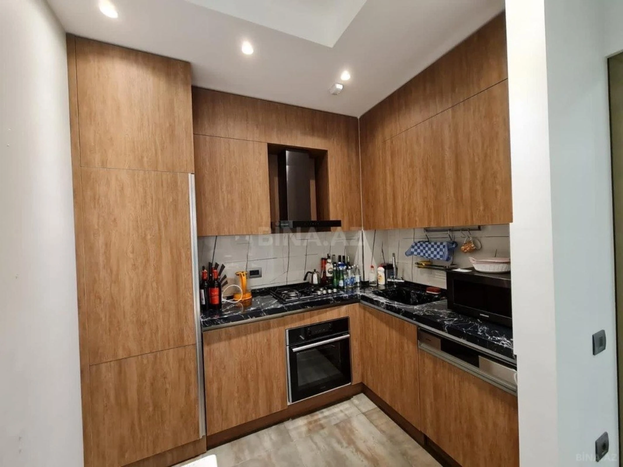 Kirayə verilir 2 otaqlı mənzil 78 m²