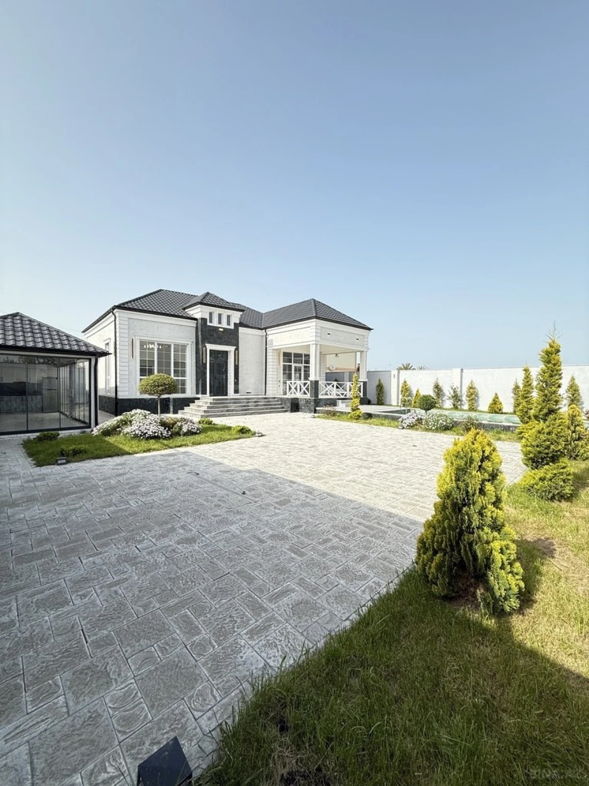 Satılır 4 otaqlı həyət evi 165 m²