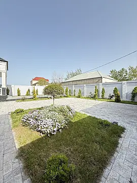 Satılır 4 otaqlı həyət evi 165 m²