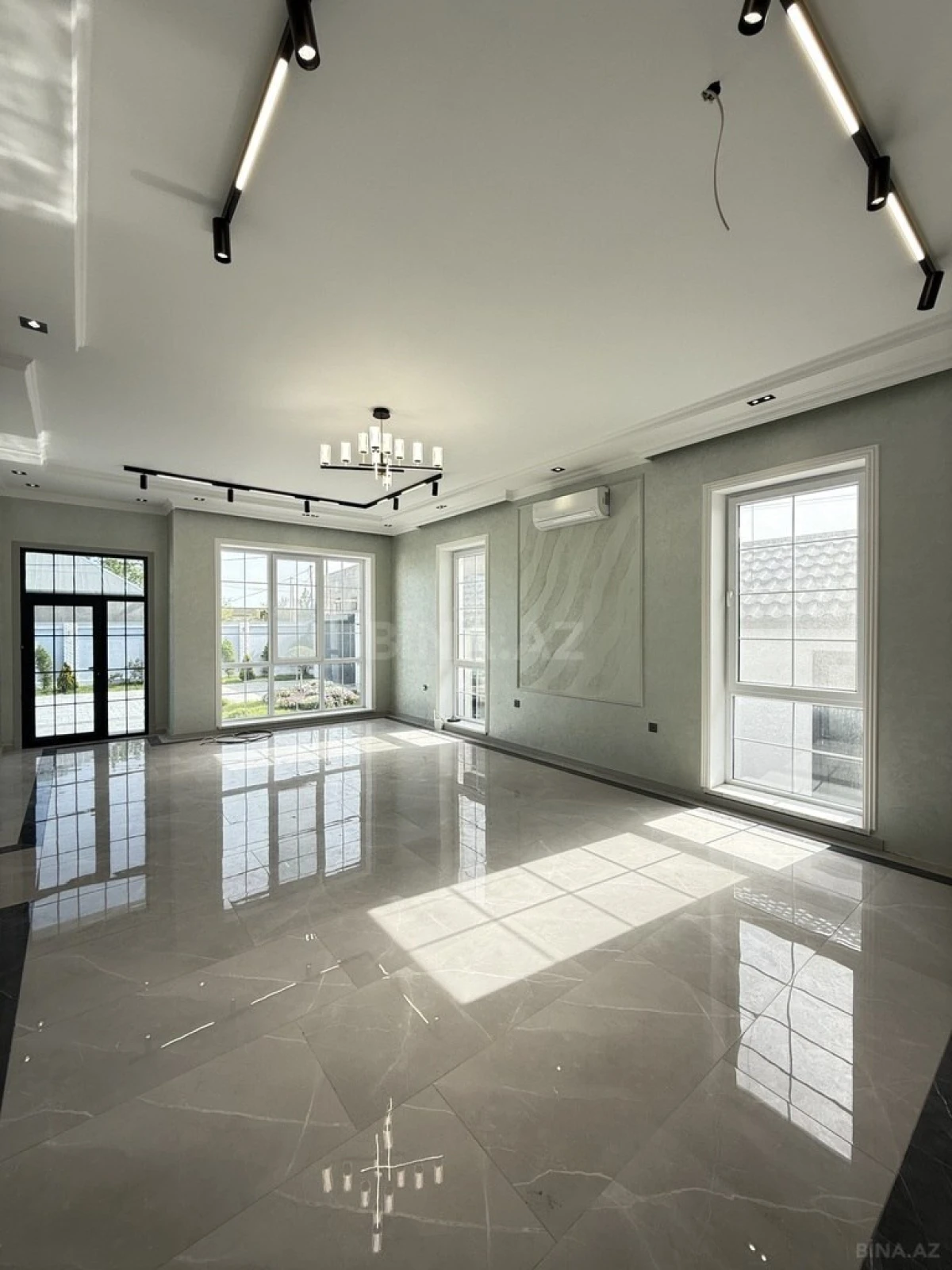 Satılır 4 otaqlı həyət evi 165 m²