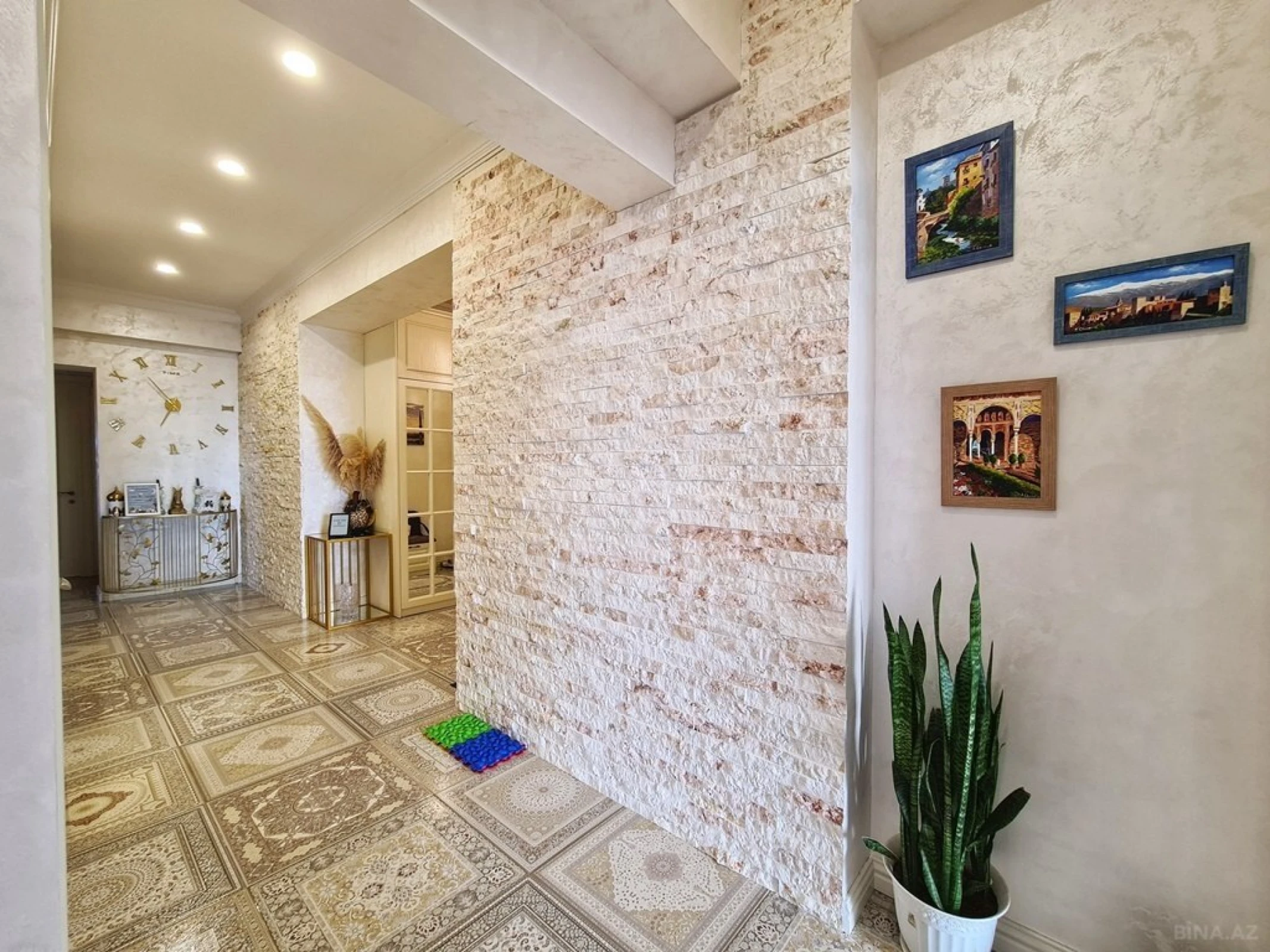 Satılır 4 otaqlı mənzil 170 m²