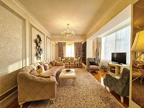 Satılır 4 otaqlı mənzil 170 m²