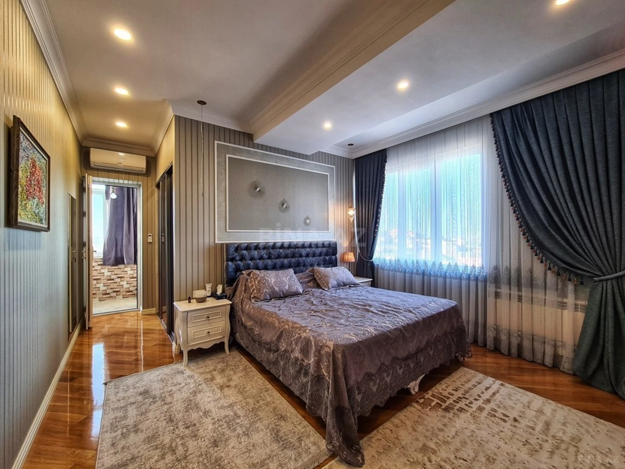 Satılır 4 otaqlı mənzil 170 m²