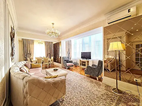 Satılır 4 otaqlı mənzil 170 m²