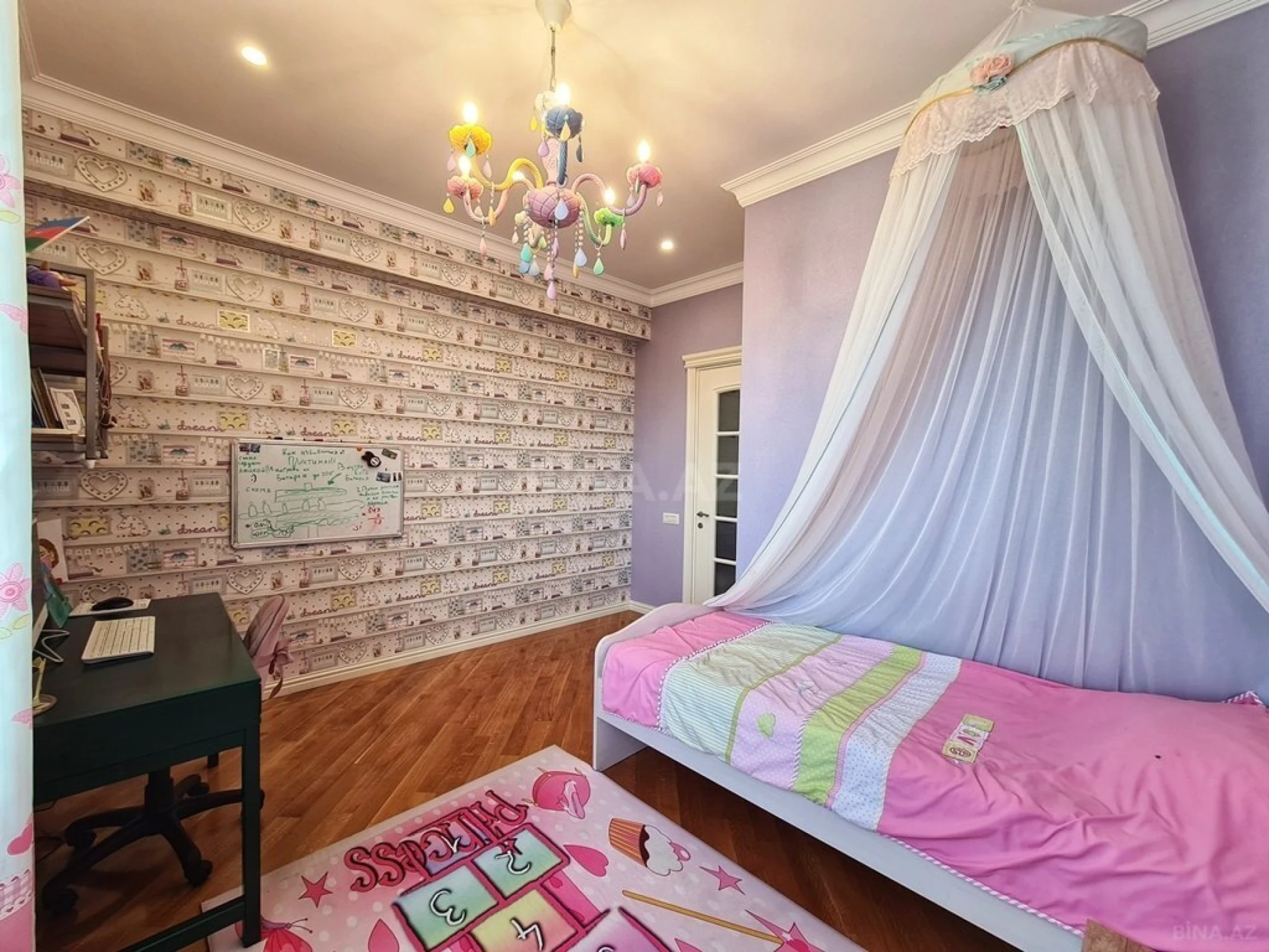 Satılır 4 otaqlı mənzil 170 m²