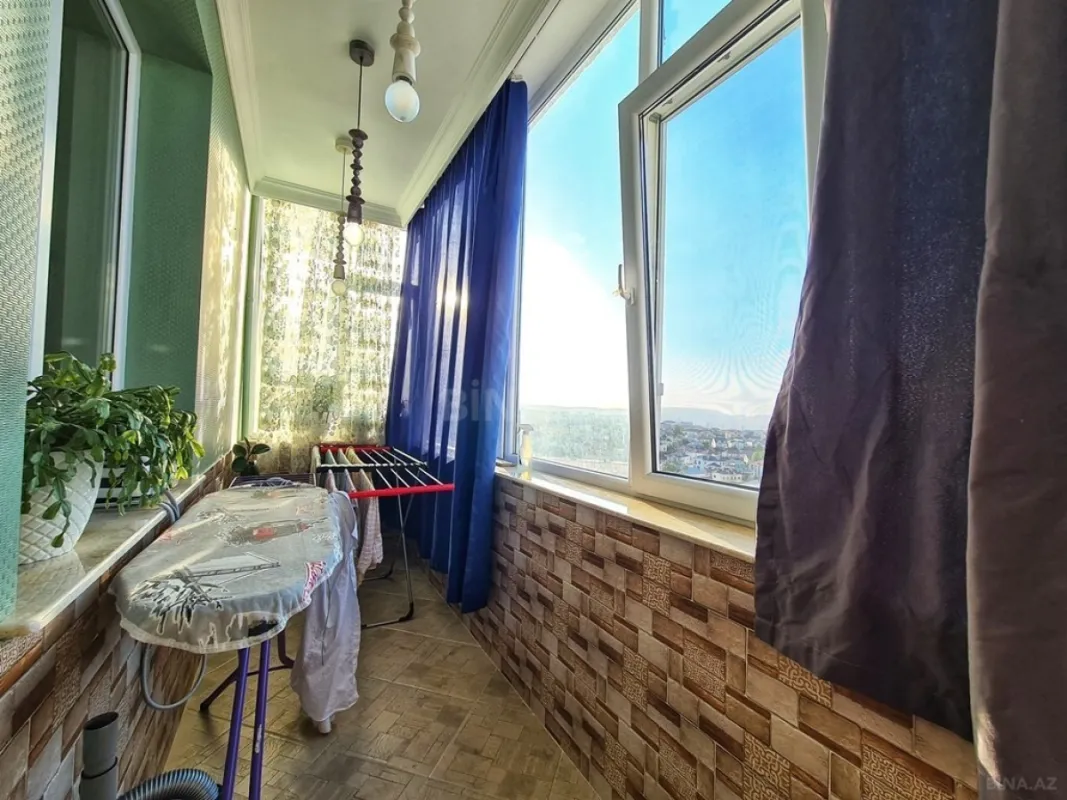 Satılır 4 otaqlı mənzil 170 m²