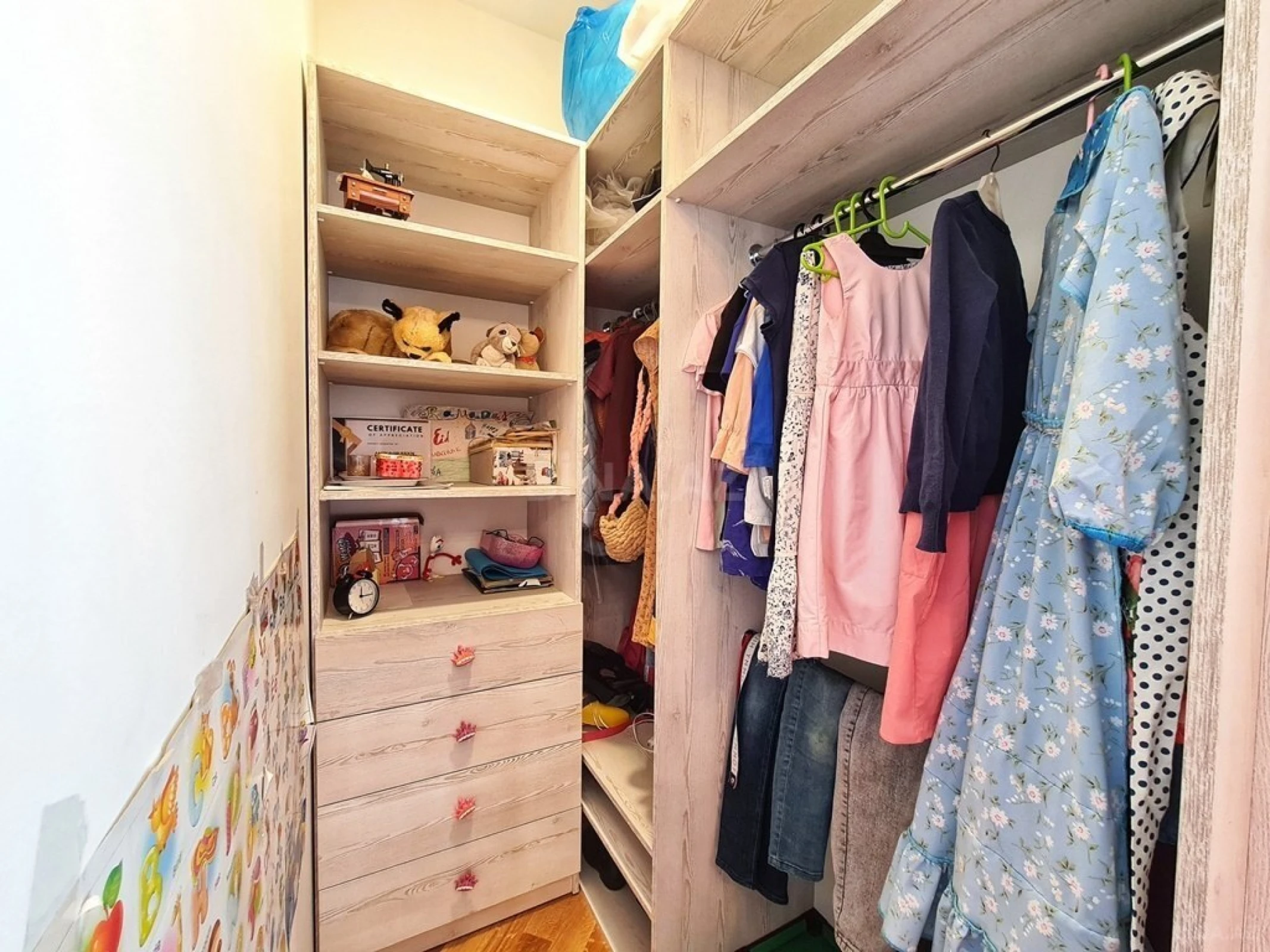 Satılır 4 otaqlı mənzil 170 m²