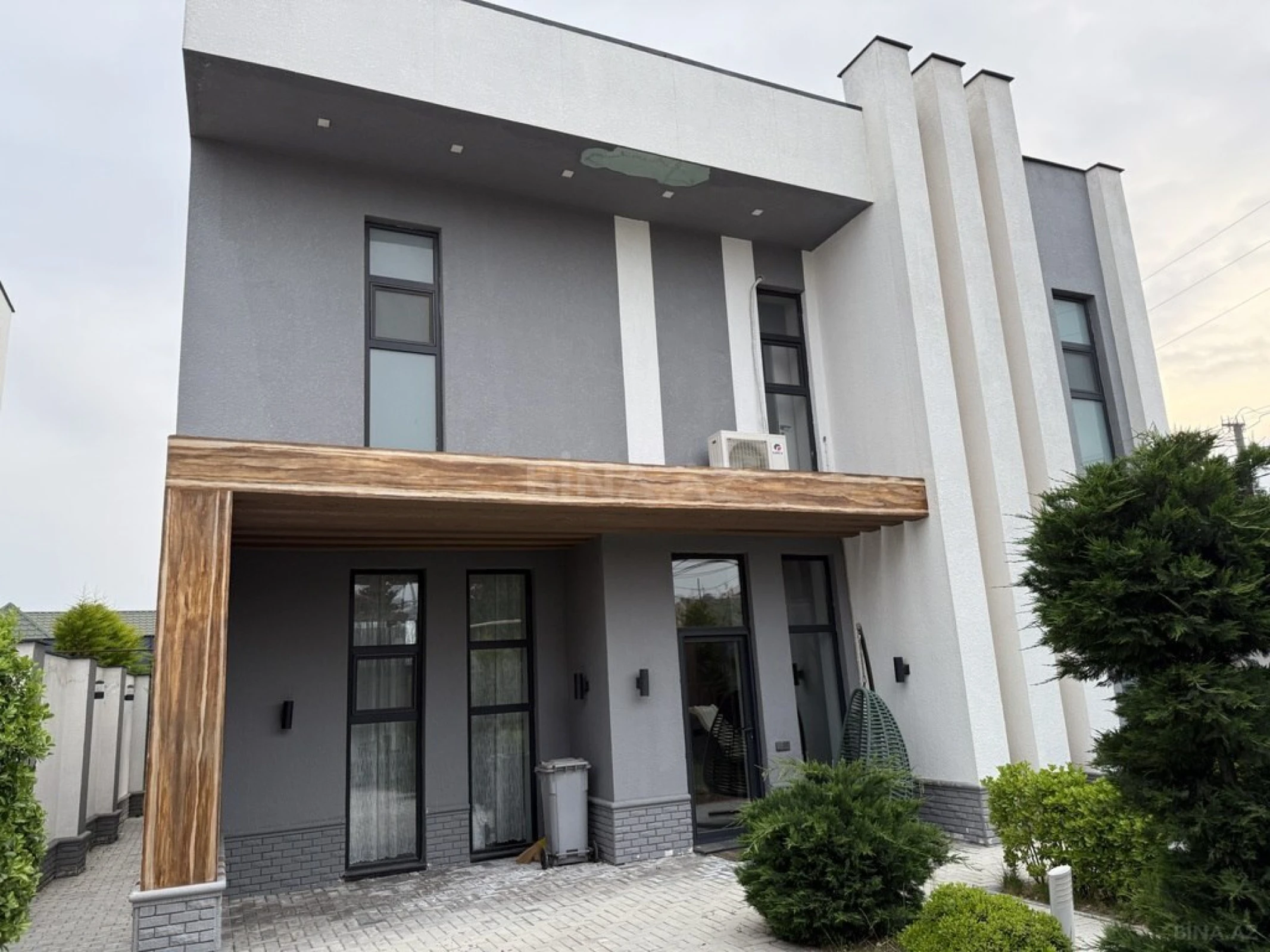 Kirayə verilir 5 otaqlı həyət evi 350 m²