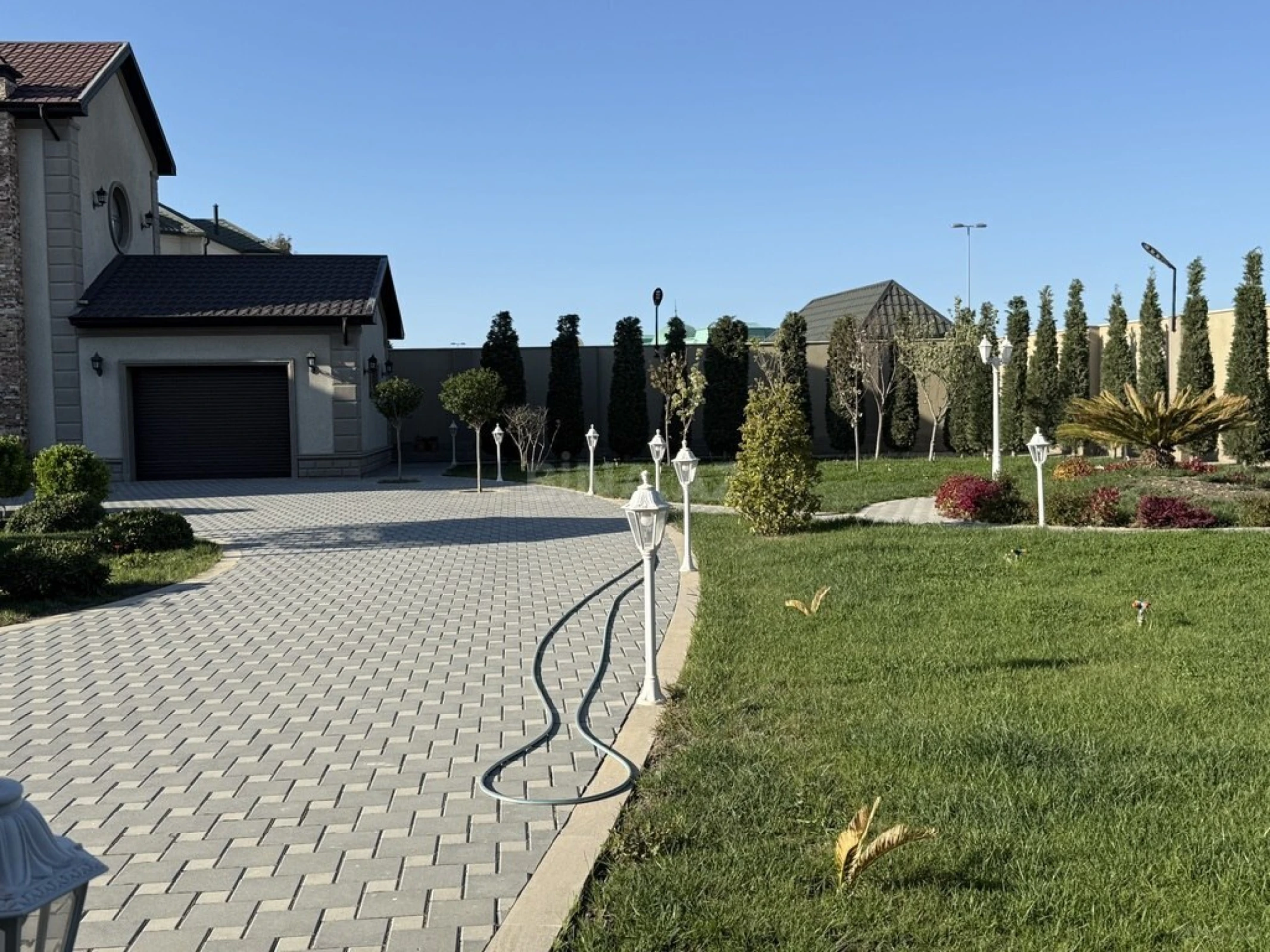 Kirayə verilir 6 otaqlı həyət evi 560 m²