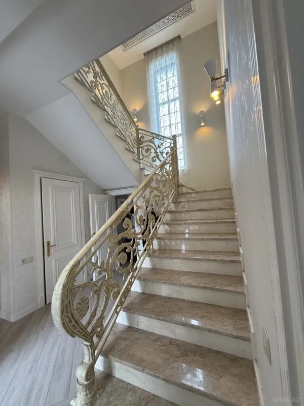 Kirayə verilir 6 otaqlı həyət evi 560 m²