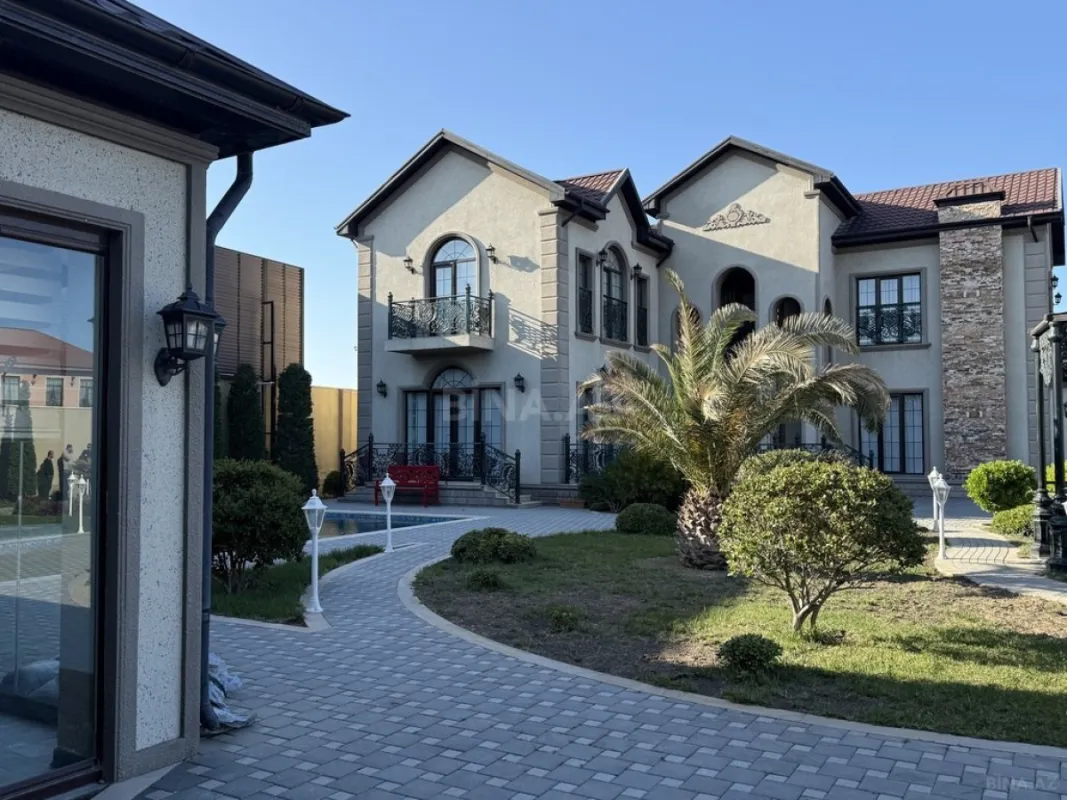 Kirayə verilir 6 otaqlı həyət evi 560 m²