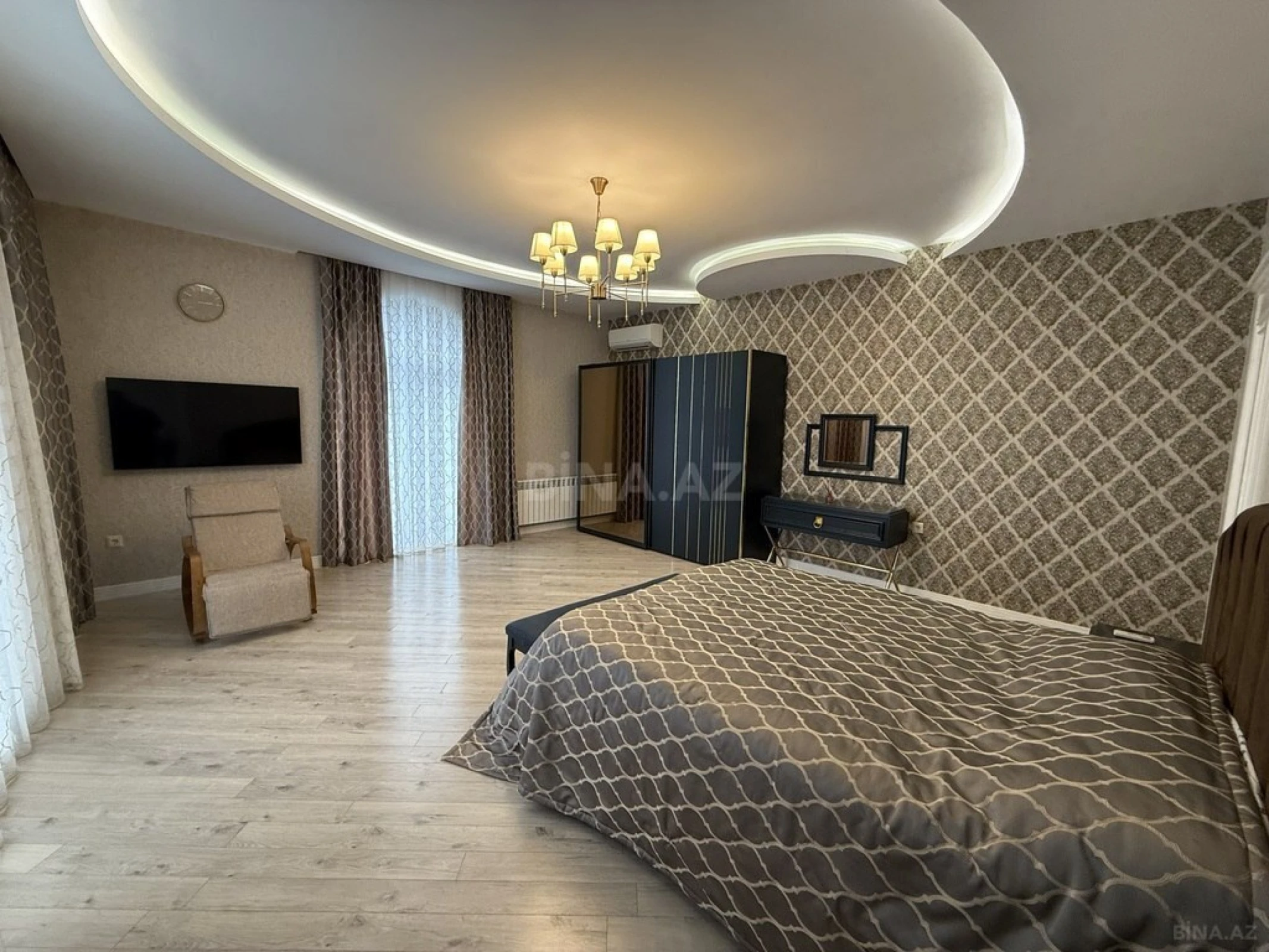 Kirayə verilir 6 otaqlı həyət evi 560 m²