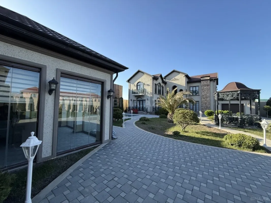 Kirayə verilir 6 otaqlı həyət evi 560 m²