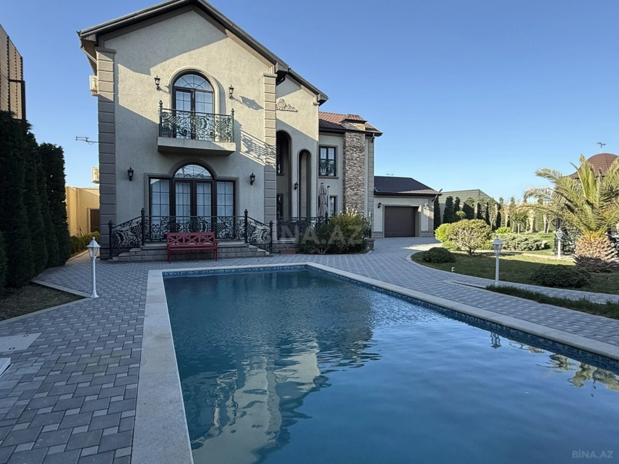 Kirayə verilir 6 otaqlı həyət evi 560 m²