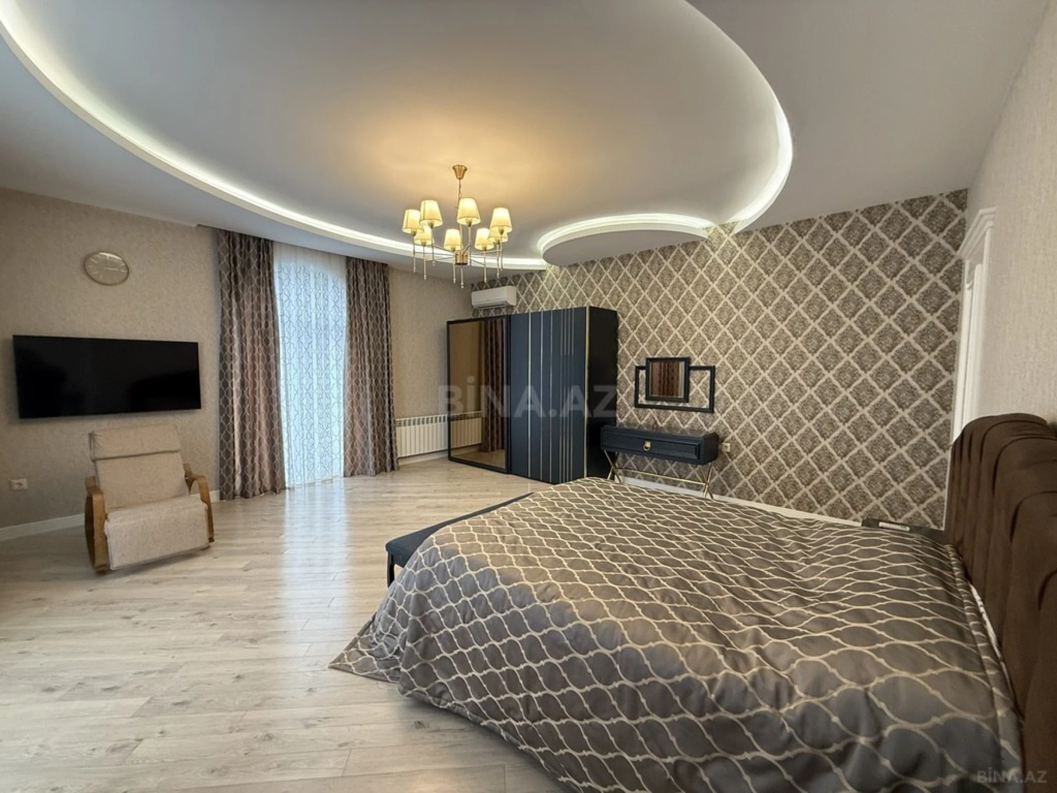 Kirayə verilir 6 otaqlı həyət evi 560 m²