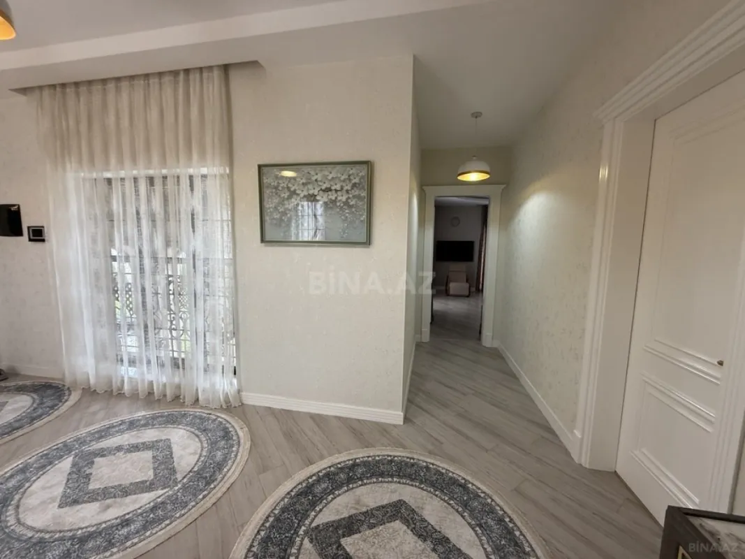Kirayə verilir 6 otaqlı həyət evi 560 m²