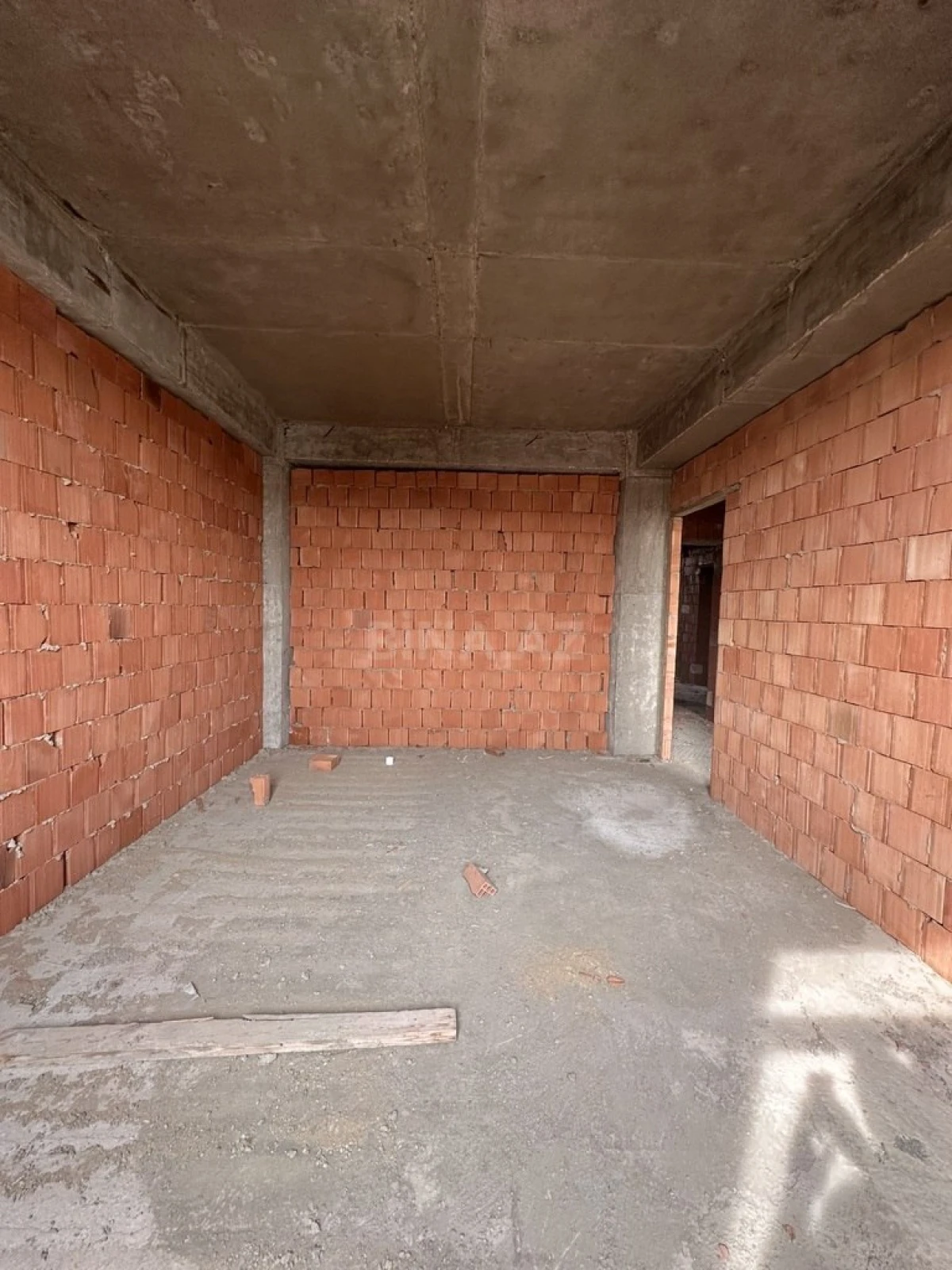 Satılır 1 otaqlı mənzil 54 m²