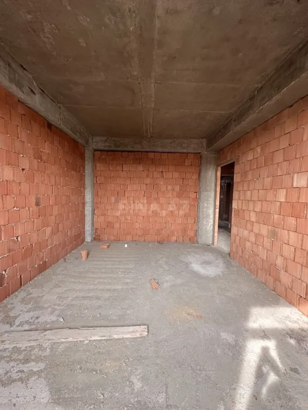 Satılır 1 otaqlı mənzil 54 m²