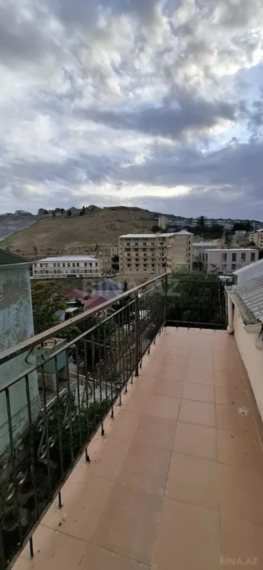 Satılır 6 otaqlı həyət evi 120 m²