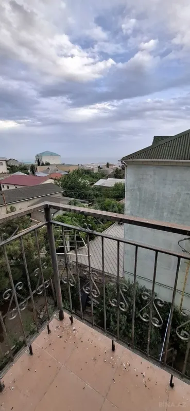 Satılır 6 otaqlı həyət evi 120 m²