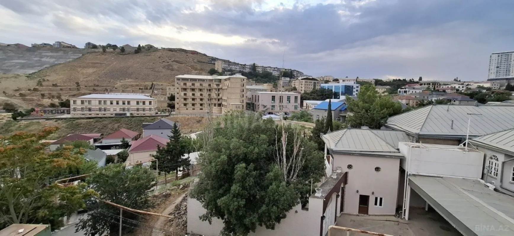 Satılır 6 otaqlı həyət evi 120 m²