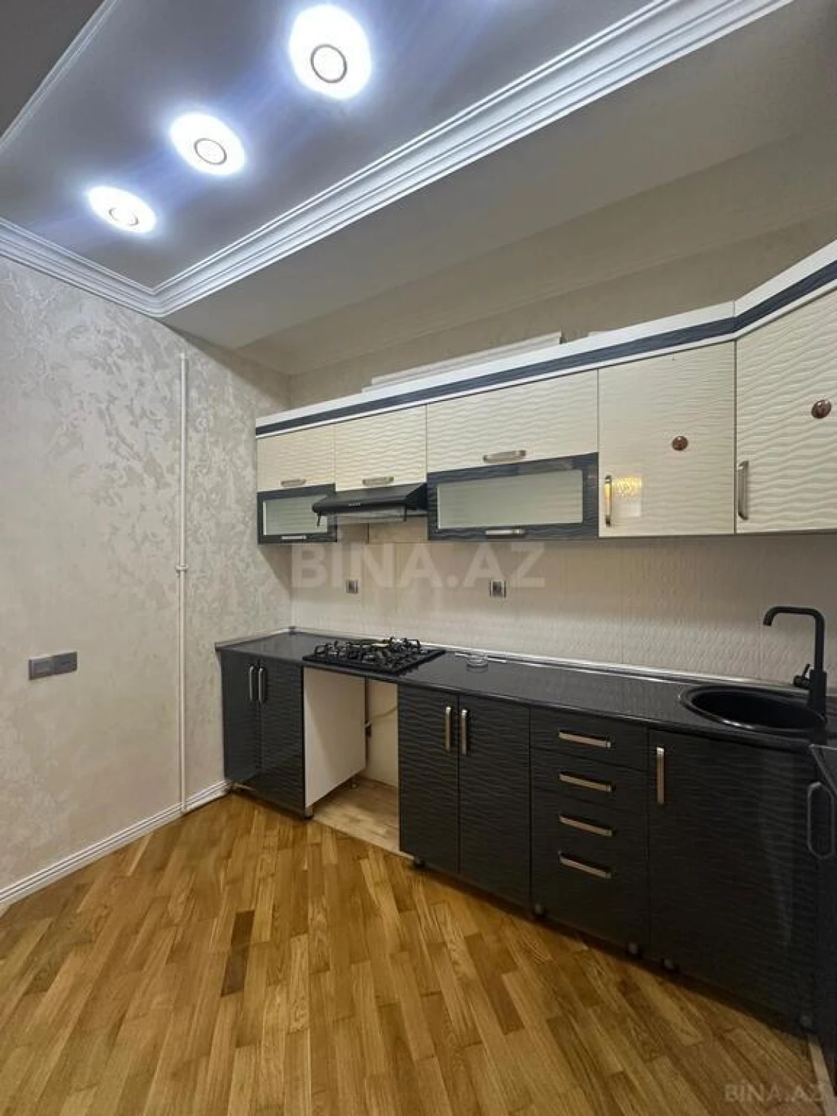Satılır 3 otaqlı mənzil 88 m²