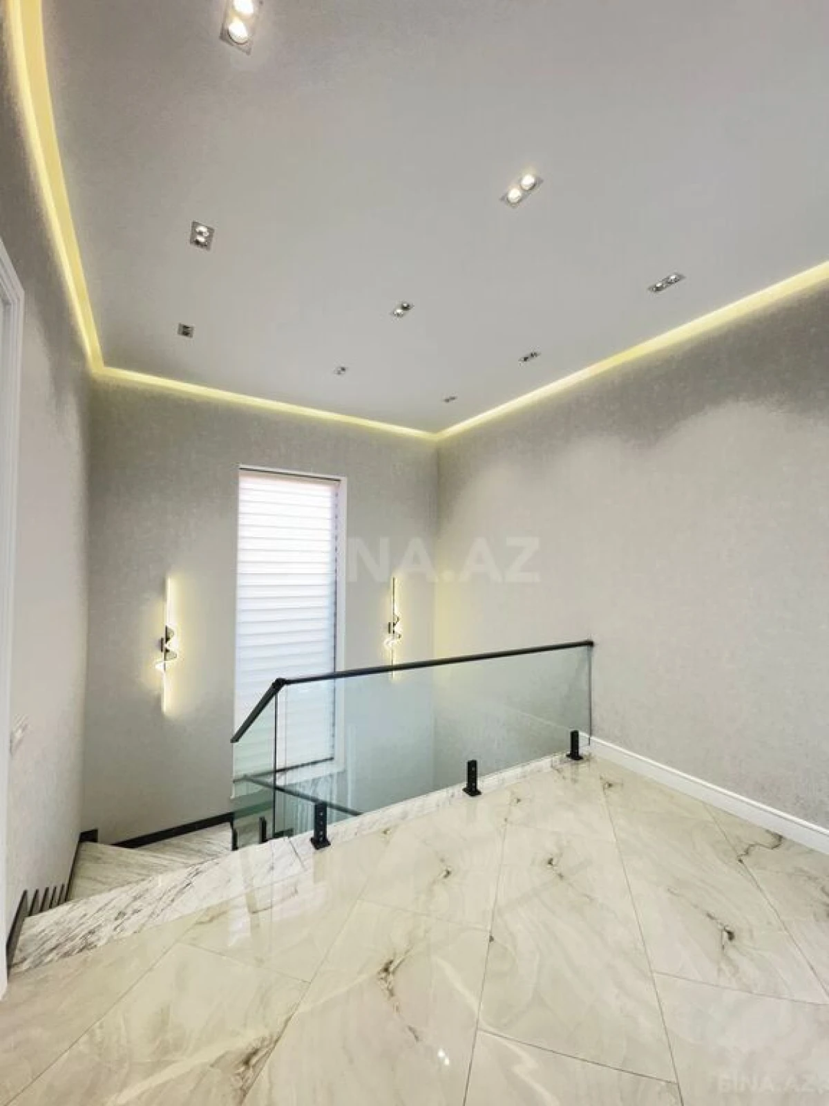 Satılır 5 otaqlı həyət evi 200 m²