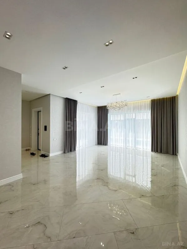 Satılır 5 otaqlı həyət evi 200 m²
