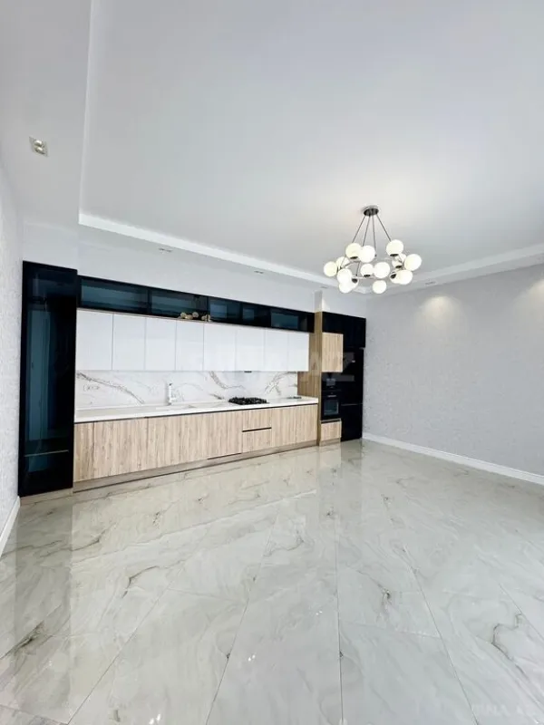 Satılır 5 otaqlı həyət evi 200 m²