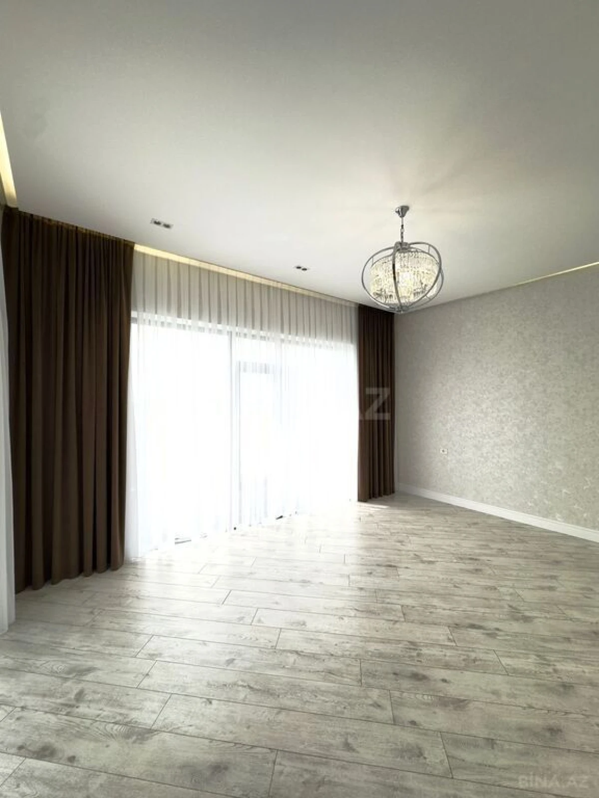 Satılır 5 otaqlı həyət evi 200 m²