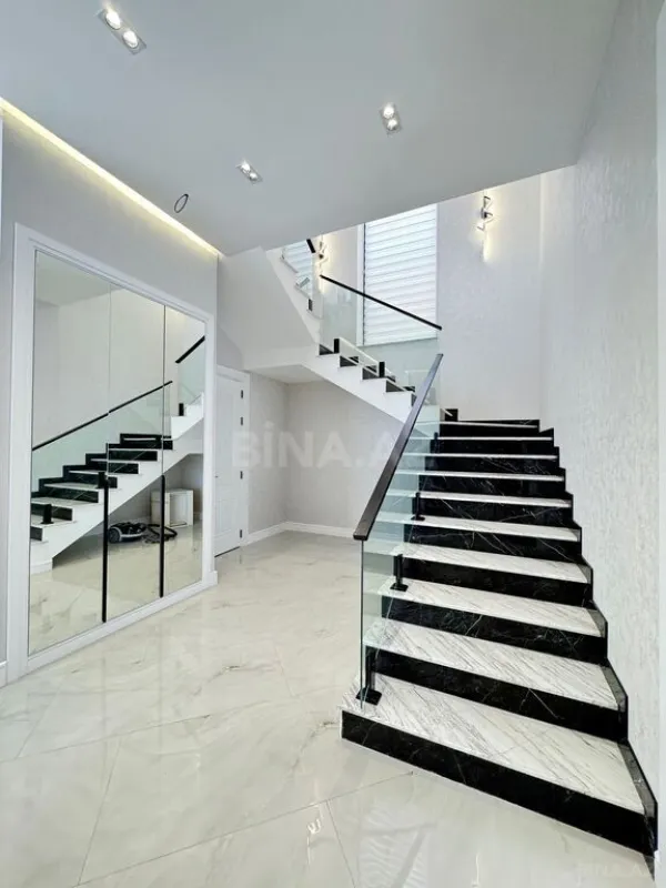 Satılır 5 otaqlı həyət evi 200 m²