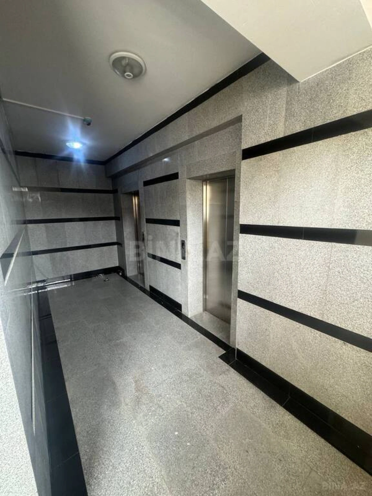 Satılır 2 otaqlı mənzil 80 m²