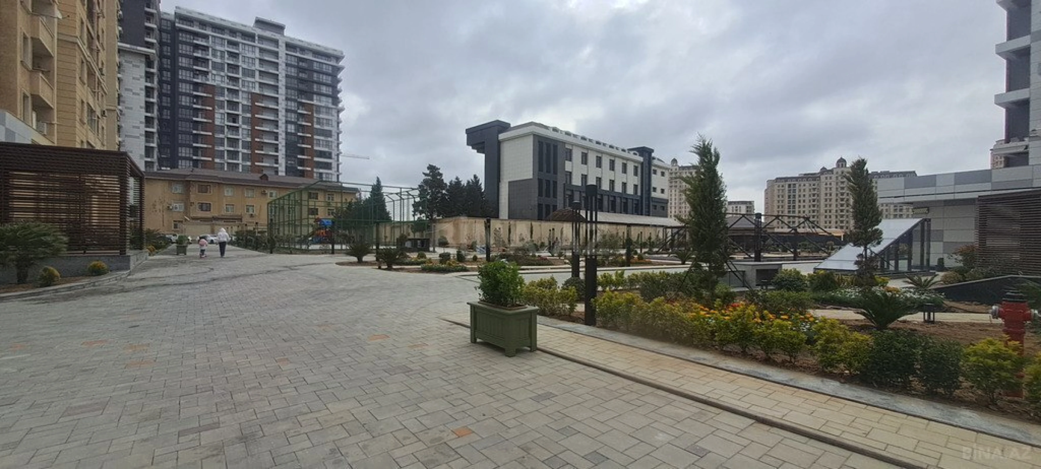 Satılır 2 otaqlı mənzil 89 m²