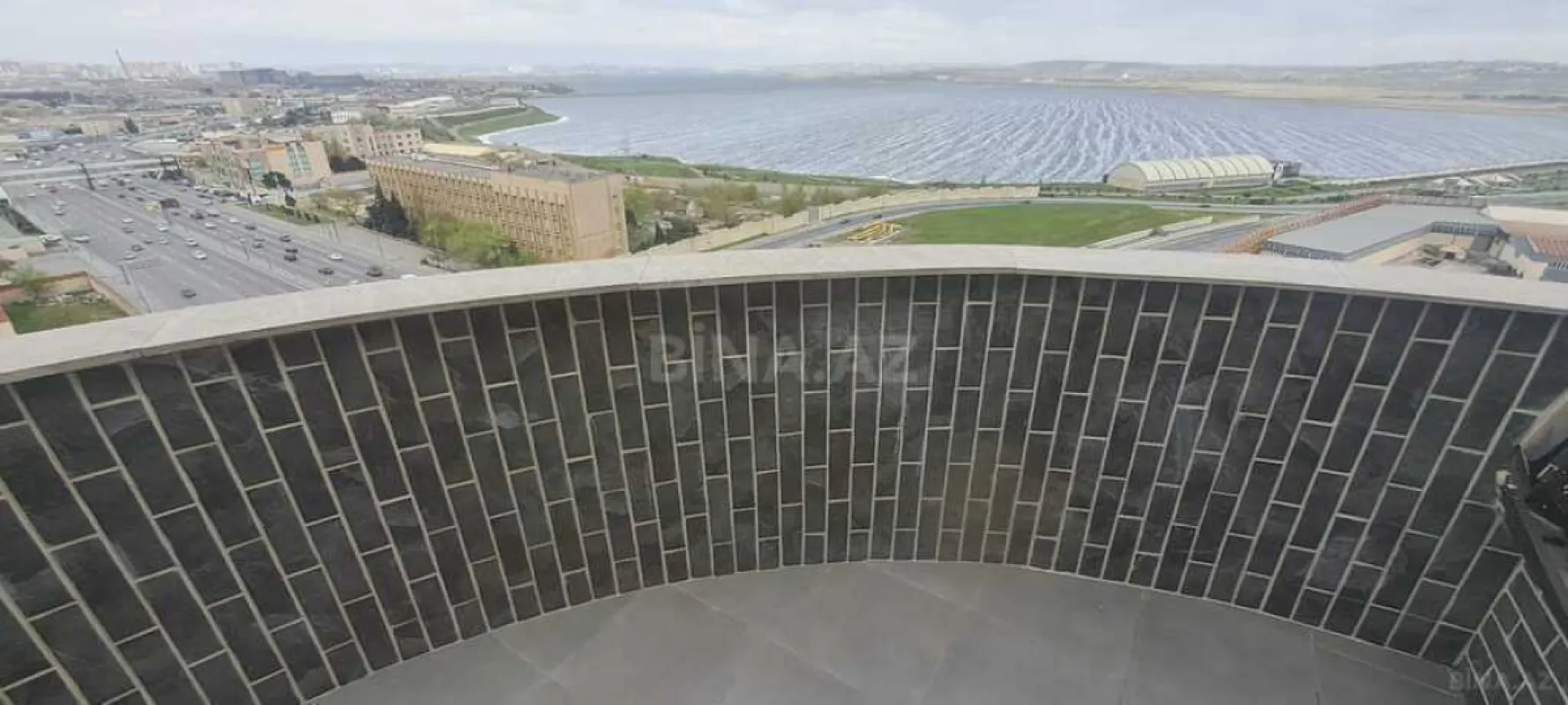 Satılır 2 otaqlı mənzil 89 m²