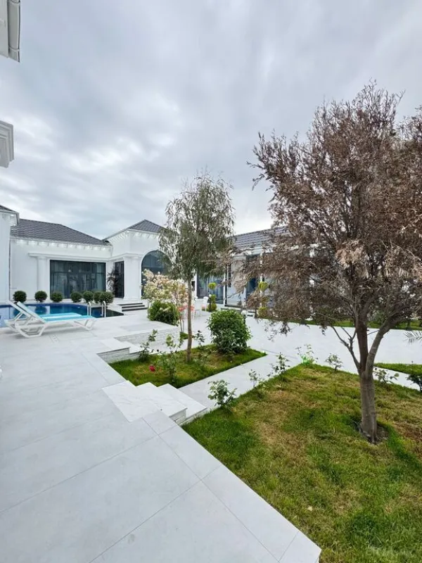 Satılır 6 otaqlı həyət evi 400 m²
