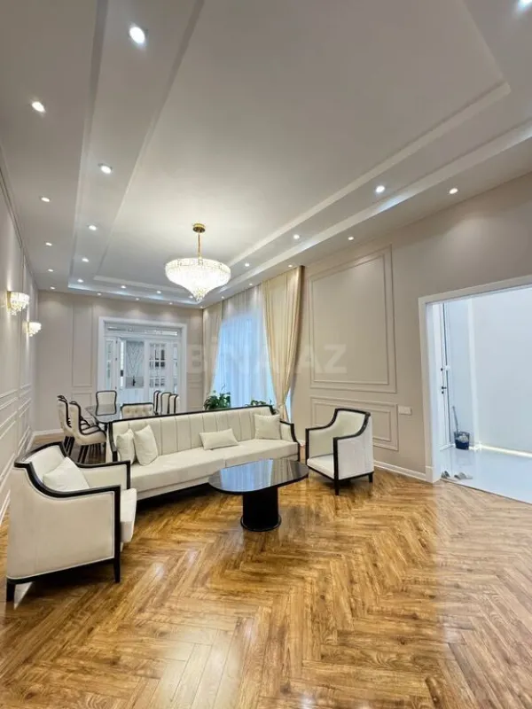 Satılır 6 otaqlı həyət evi 400 m²