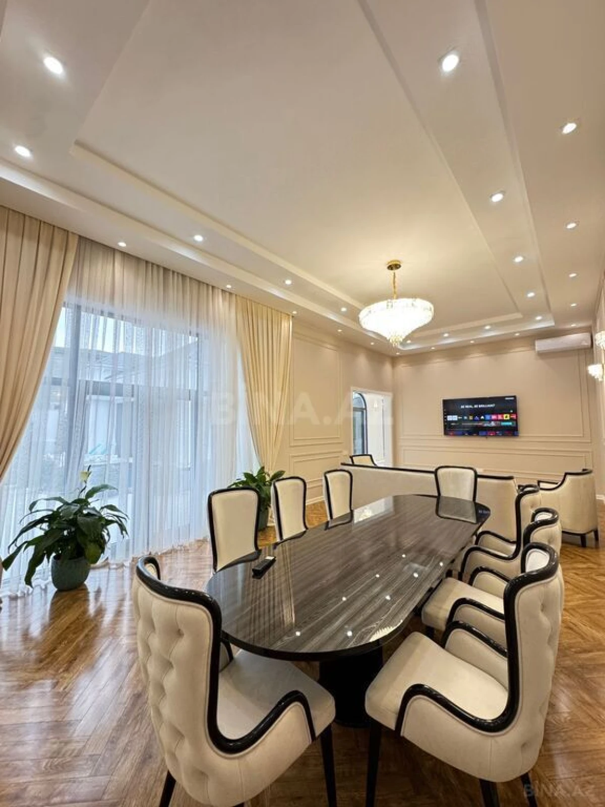 Satılır 6 otaqlı həyət evi 400 m²