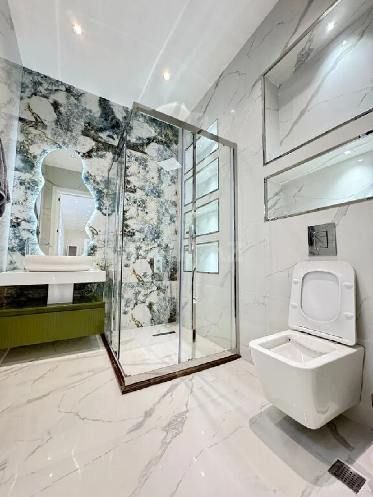 Satılır 6 otaqlı həyət evi 400 m²