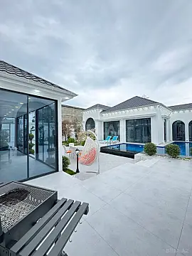 Satılır 6 otaqlı həyət evi 400 m²