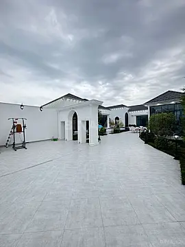 Satılır 6 otaqlı həyət evi 400 m²