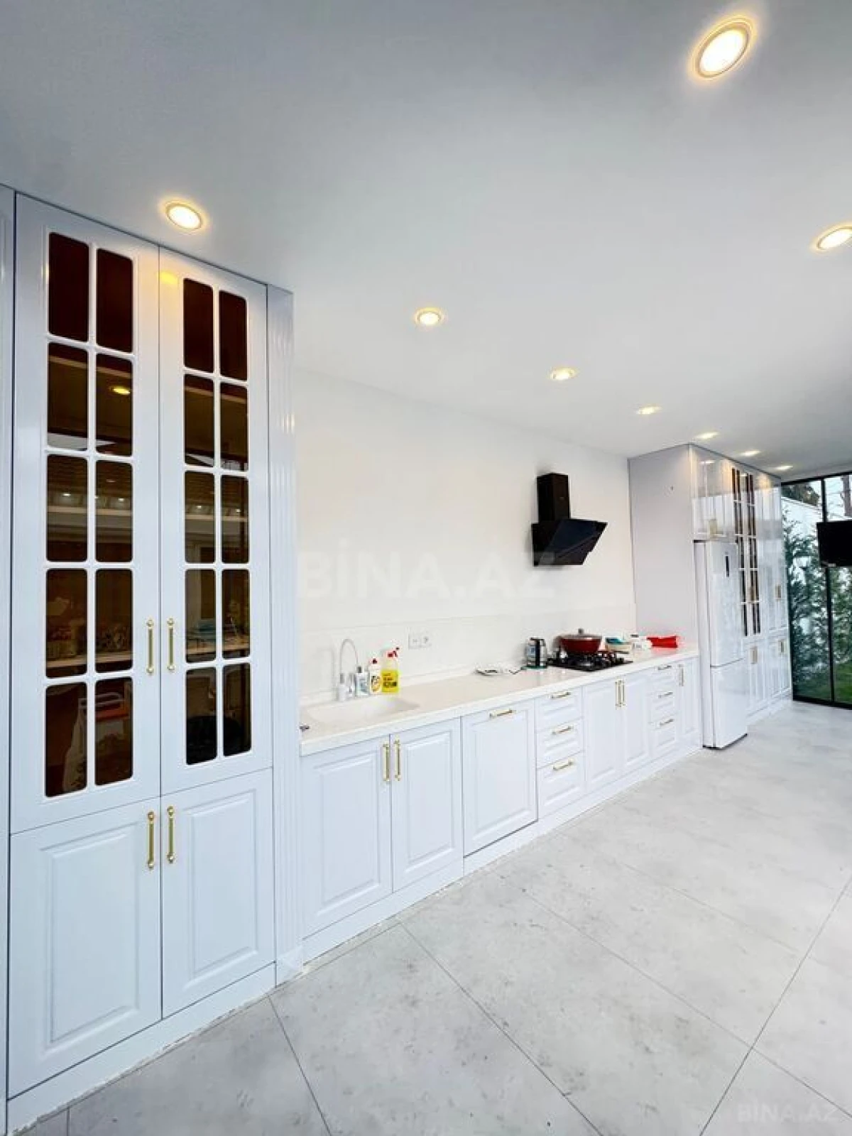 Satılır 6 otaqlı həyət evi 400 m²